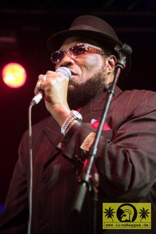 Derrick Morgan (Jam) with Soulfood International 14. Chiemsee Reggae Festival - Übersee - Tent Stage 24. August 2008 (9).jpg